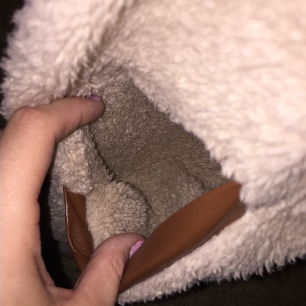 sweater - Picture 4 of 4